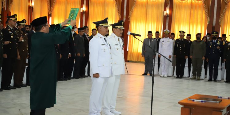  Paman Birin Resmi Lantik Mujiyat dan Raden Suria Fadliansyah Jadi Pj Bupati