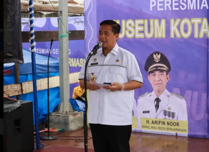  H Ibnu Sina Resmikan Museum Kayuh Baimbai