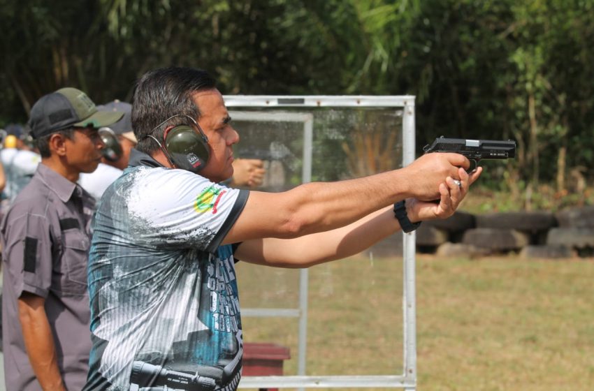  Kakanwil Kemenkumham Kalsel Ikuti Danrem 101/Antasari Shooting Competition