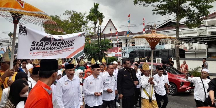  Mukhyar – Awan Pendaftar kedua di KPU Banjarmasin